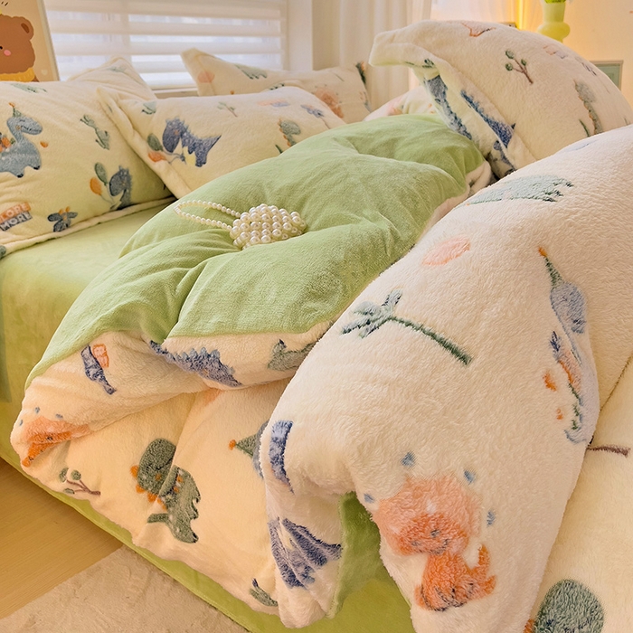 91家纺网 家纺一手货源 找家纺 2024新款加厚雪花绒印花单件被套-风格二（提供卖家秀 ） 恐龙宝贝(绿)