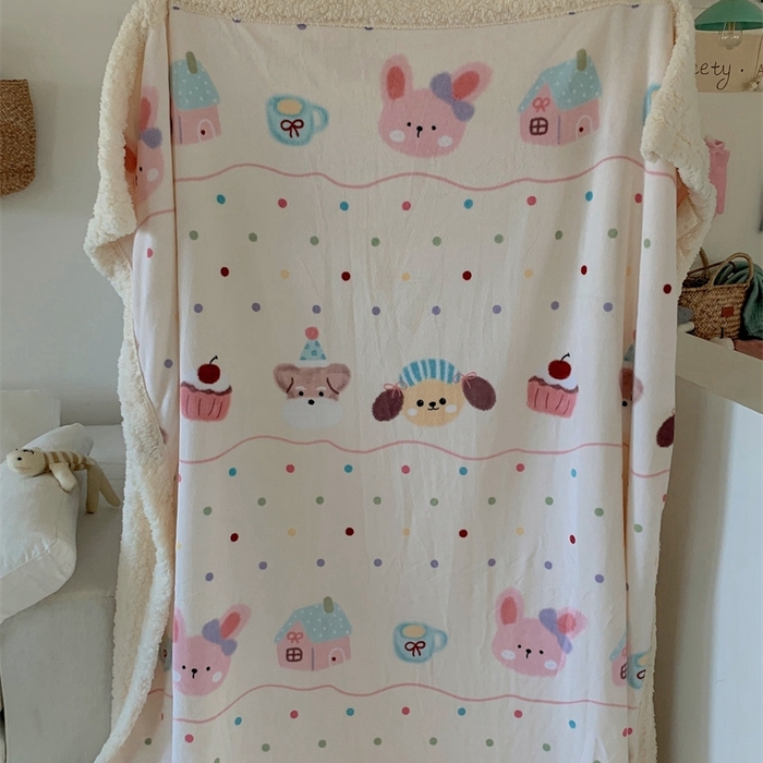 91家纺网 家纺一手货源 找家纺 桃喜 2024新款亲肤舒适牛奶绒羊羔绒毛毯 波点动物园