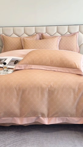 91家纺网 家纺一手货源 找家纺 雲归梦 2024新款全棉纯棉轻奢加厚磨毛拼角工艺四件套 罗拉-香槟金