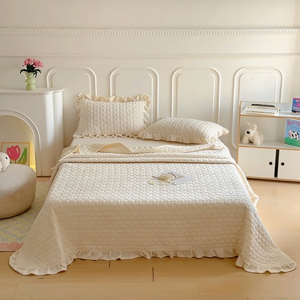 91家纺网 家纺一手货源 找家纺 （总）美梦家纺 2024新款素色牛奶绒花边床盖系列