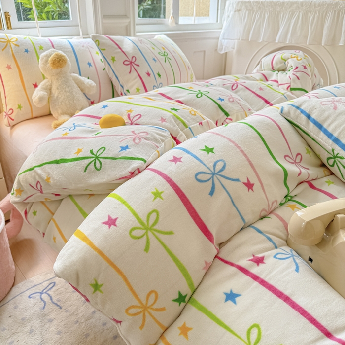 91家纺网 家纺一手货源 找家纺 红粉佳人 2025新款小清新双面牛奶绒四件套蝴蝶结