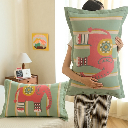 91家纺网 家纺一手货源 找家纺 2024新款全棉四层纱布枕套一对装纽扣款枕套 简约小象