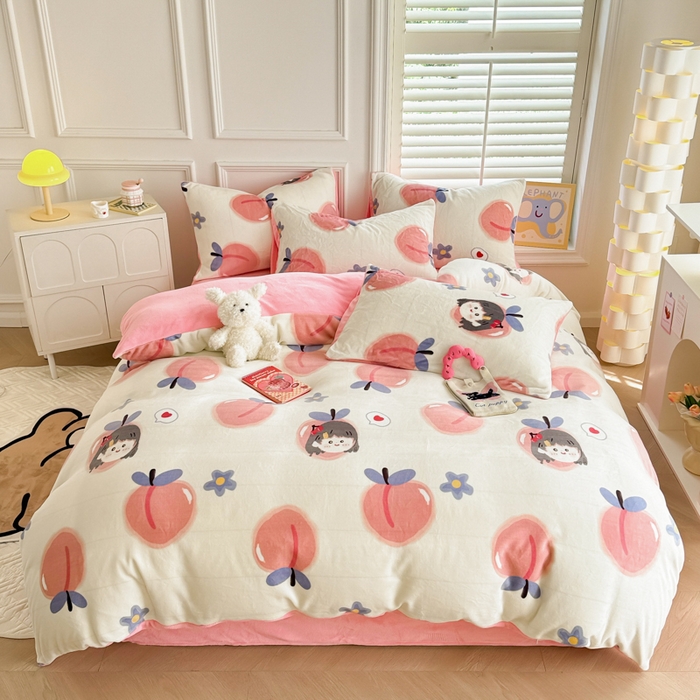 91家纺网 家纺一手货源 找家纺 简宜家居 2025新款牛奶绒印花四件套 蜜桃味女孩