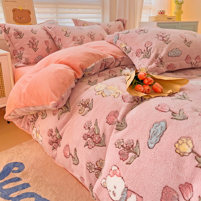 91家纺网 家纺一手货源 找家纺 2024新款加厚雪花绒印花四件套-风格二（提供卖家秀） 花园熊(粉)