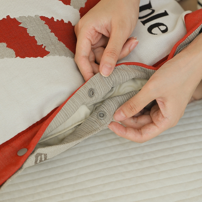 91家纺网 家纺一手货源 找家纺 2024新款全棉四层纱布枕套一对装纽扣款枕套 圣诞熊