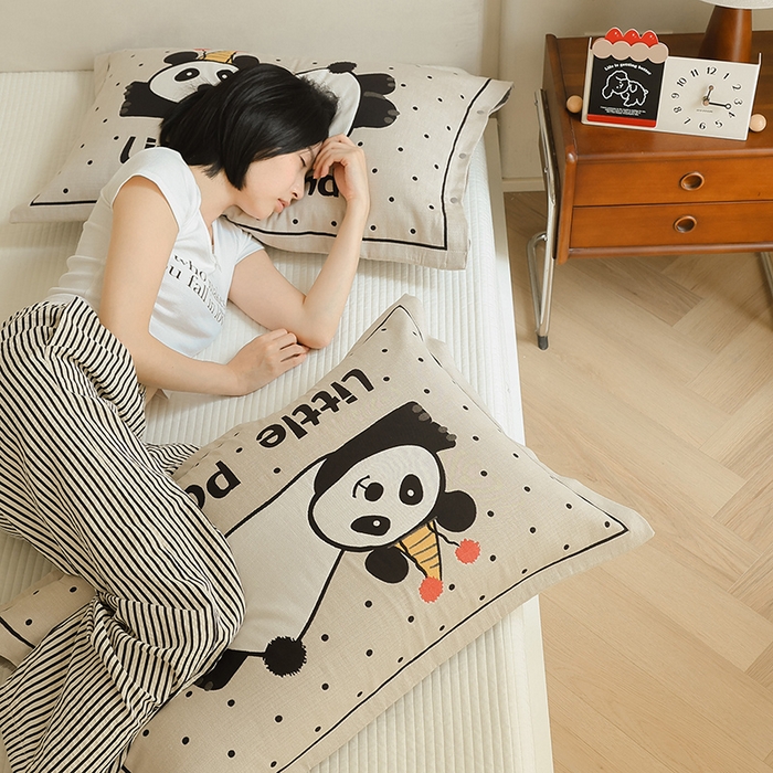 91家纺网 家纺一手货源 找家纺 2024新款全棉四层纱布枕套一对装纽扣款枕套 波点肥熊