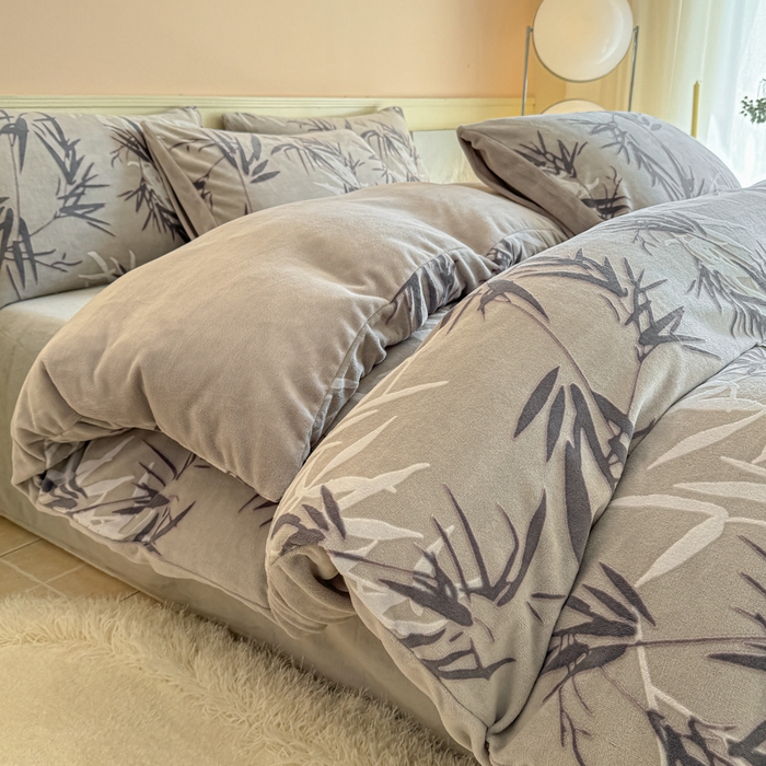 91家纺网 家纺一手货源 找家纺 大境 2024新款8斤A类230克牛奶绒提花烂花四件套床笠款床单款 水墨竹 红灰