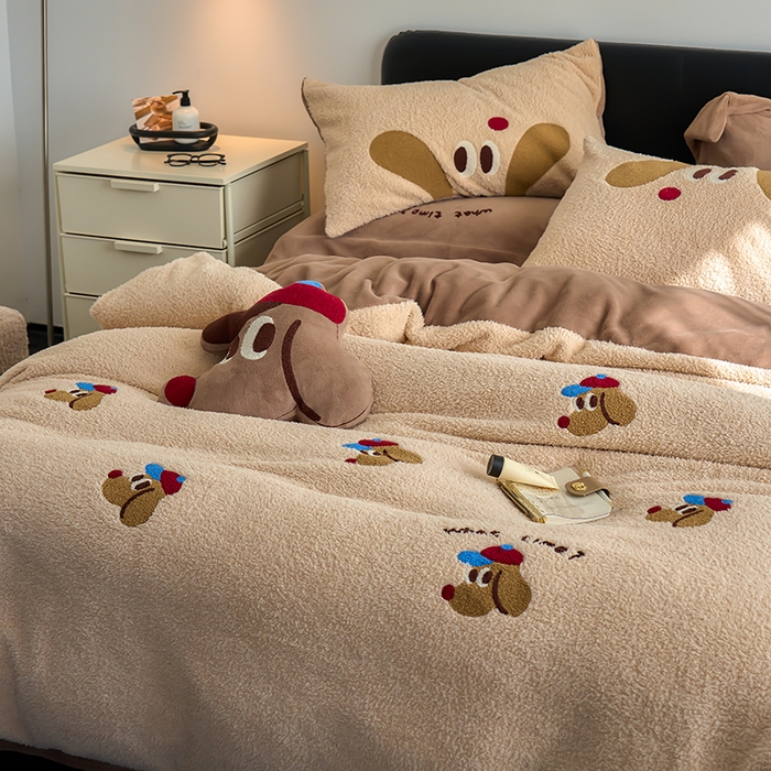 91家纺网 家纺一手货源 找家纺 （总）2024新款蚂蚁绒卡通绣花四件套