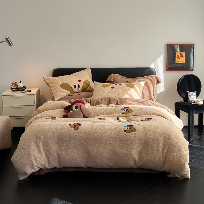 91家纺网 家纺一手货源 找家纺 （总）2024新款蚂蚁绒卡通绣花四件套