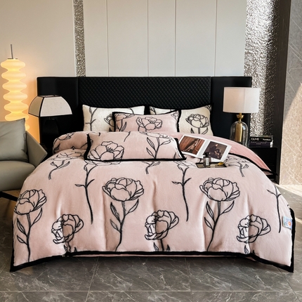 91家纺网 家纺一手货源 找家纺 （总）慕尚家纺 2025新款宽包边高克重兔兔绒牛奶绒加厚保暖法式系列四件套