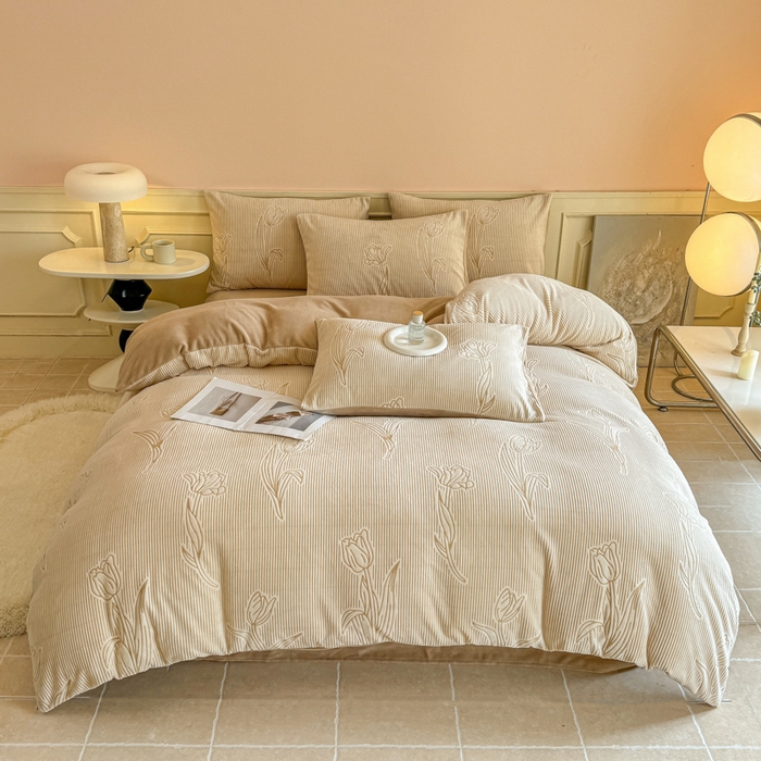 91家纺网 家纺一手货源 找家纺 大境 2024新款8斤A类230克牛奶绒提花烂花四件套床笠款床单款 郁见 米咖