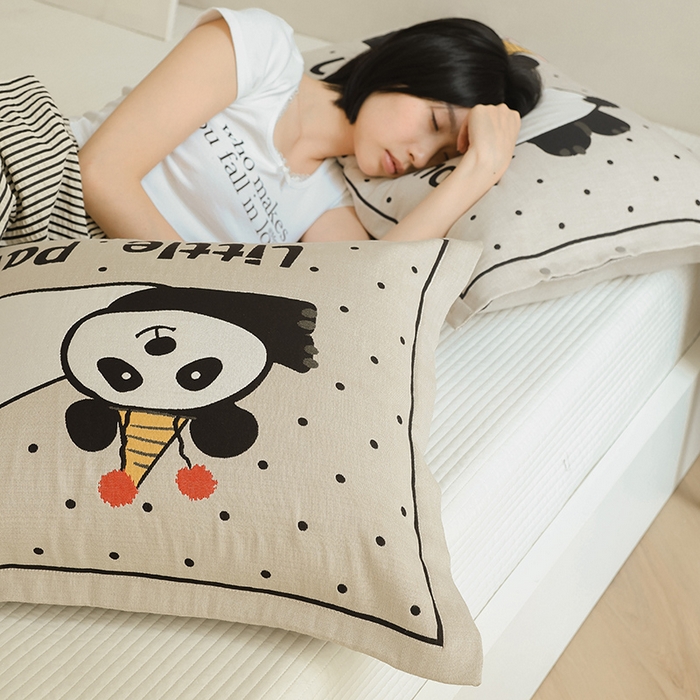 91家纺网 家纺一手货源 找家纺 2024新款全棉四层纱布枕套一对装纽扣款枕套 波点肥熊