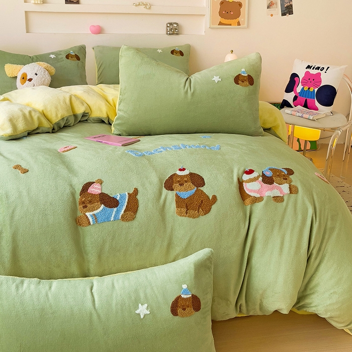 91家纺网 家纺一手货源 找家纺 梦之岛 2024新款牛奶绒卡通毛巾绣四件套腊肠狗 腊肠狗-黄绿