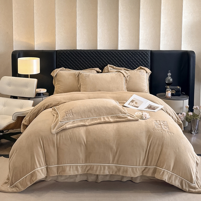 91家纺网 家纺一手货源 找家纺 露梦家纺 2025新款加厚保暖牛奶绒刺绣四件套 梵奢-奶咖色