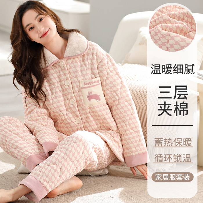 91家纺网 家纺一手货源 找家纺 洛兰沙家居馆 2024新款清新款睡衣女秋冬三层夹棉珊瑚绒加厚保暖两件套女士可外穿加绒家居服 99064