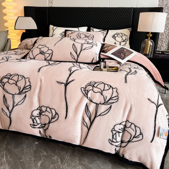 91家纺网 家纺一手货源 找家纺 （总）慕尚家纺 2025新款宽包边高克重兔兔绒牛奶绒加厚保暖法式系列四件套