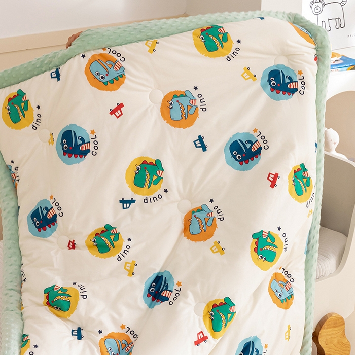 91家纺网 家纺一手货源 找家纺 2025新款3D触感全棉豆豆被儿童豆豆被春秋被冬被幼儿园被子 小恐龙-一体款