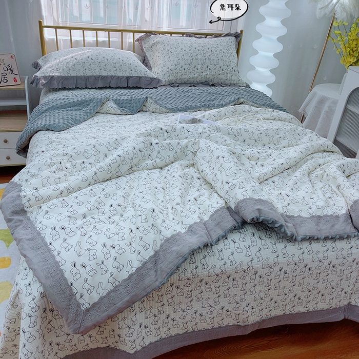 91家纺网 家纺一手货源 找家纺 暖居 2024新款包边豆豆被床盖四件套 兔耳朵
