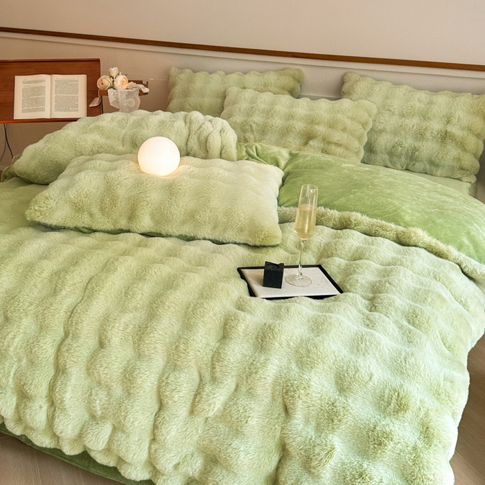 91家纺网 家纺一手货源 找家纺 畅畅家纺 2024新款AB版冬季纯色七彩兔兔绒兔毛绒牛奶绒四件套 抹茶绿