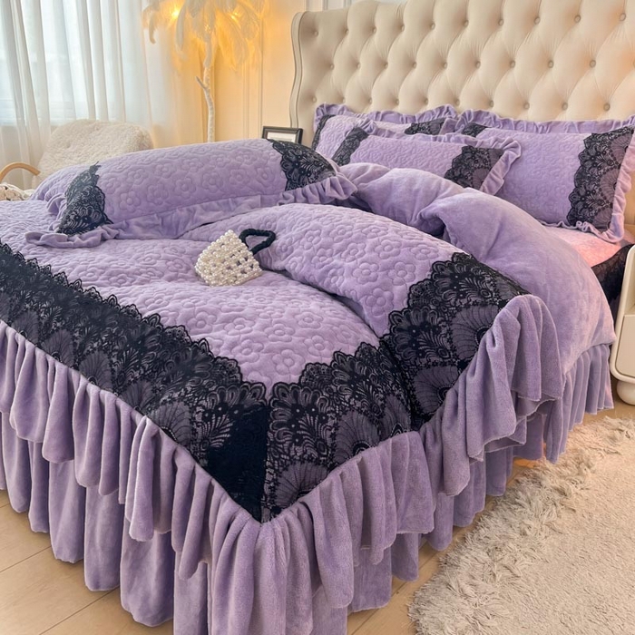 91家纺网 家纺一手货源 找家纺 恋尚 2024新款纯色牛奶绒四件套韩版蕾丝花边床盖款四件套 洛丽塔 紫色