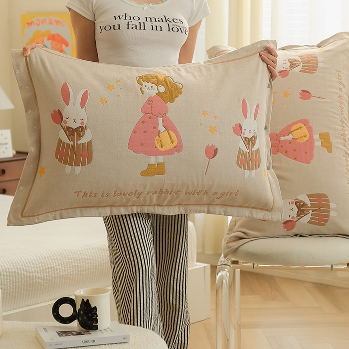 91家纺网 家纺一手货源 找家纺 2024新款全棉四层纱布枕套一对装纽扣款枕套 闪亮女孩