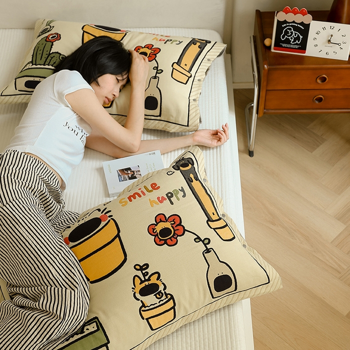 91家纺网 家纺一手货源 找家纺 2024新款全棉四层纱布枕套一对装纽扣款枕套 狗花