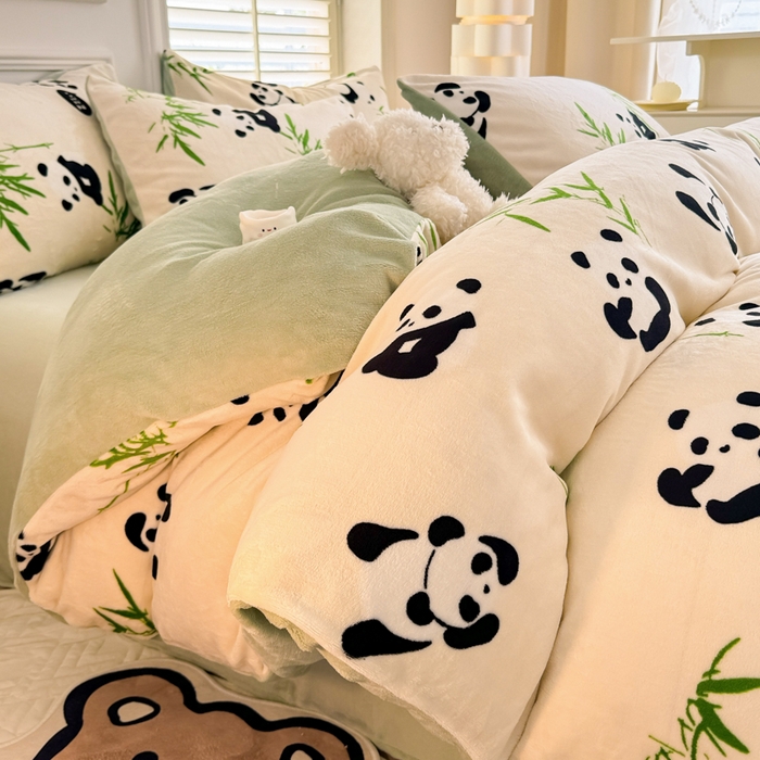 91家纺网 家纺一手货源 找家纺 简宜家居 2025新款牛奶绒印花四件套 竹影萌宝