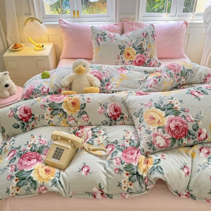 91家纺网 家纺一手货源 找家纺 红粉佳人 2025新款小清新双面牛奶绒四件套花镜