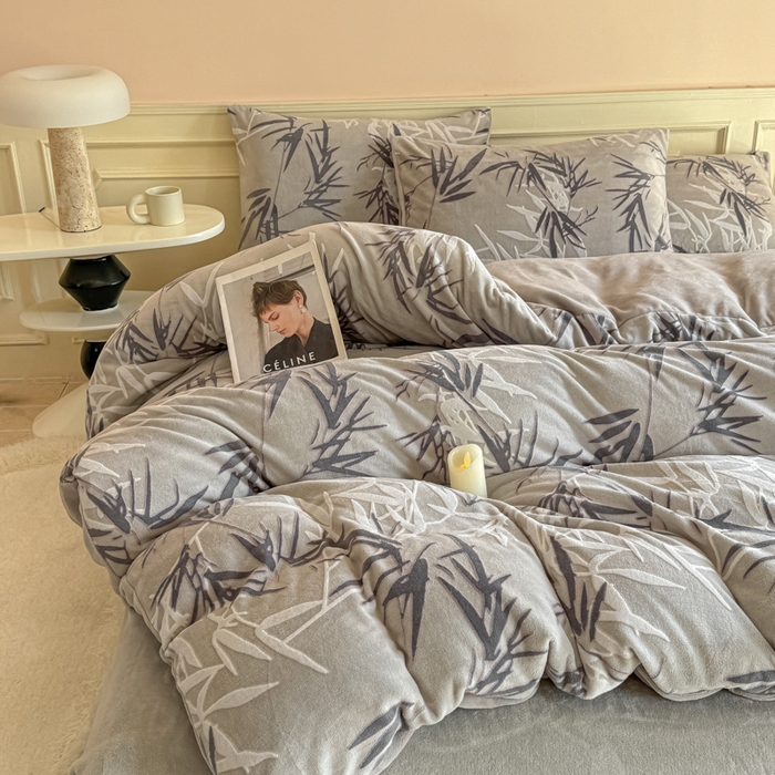 91家纺网 家纺一手货源 找家纺 大境 2024新款8斤A类230克牛奶绒提花烂花四件套床笠款床单款 水墨竹 红灰