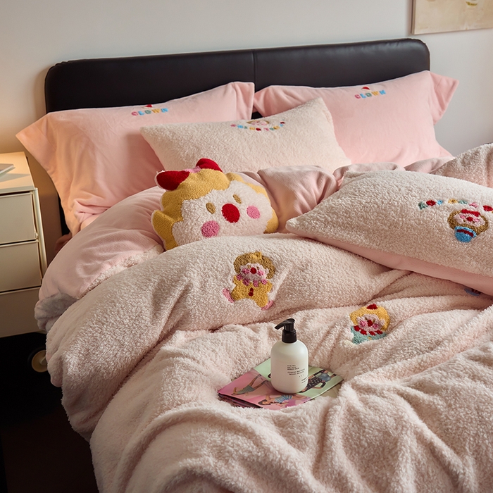 91家纺网 家纺一手货源 找家纺 2024新款蚂蚁绒卡通绣花四件套 淑女屋