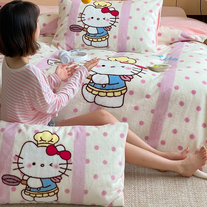 91家纺网 家纺一手货源 找家纺 安哆啦家纺 2024新款兔毛绒大版卡通牛奶绒兔兔绒印花四件套 烹饪猫