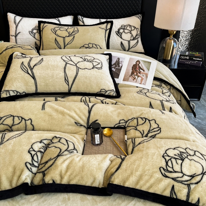 91家纺网 家纺一手货源 找家纺 慕尚家纺 2025新款宽包边高克重兔兔绒牛奶绒加厚保暖法式系列四件套 兔毛-玫瑰-清新绿