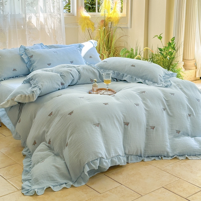 91家纺网 家纺一手货源 找家纺 2025新品全棉色织皱皱纱刺绣款四件套 童年