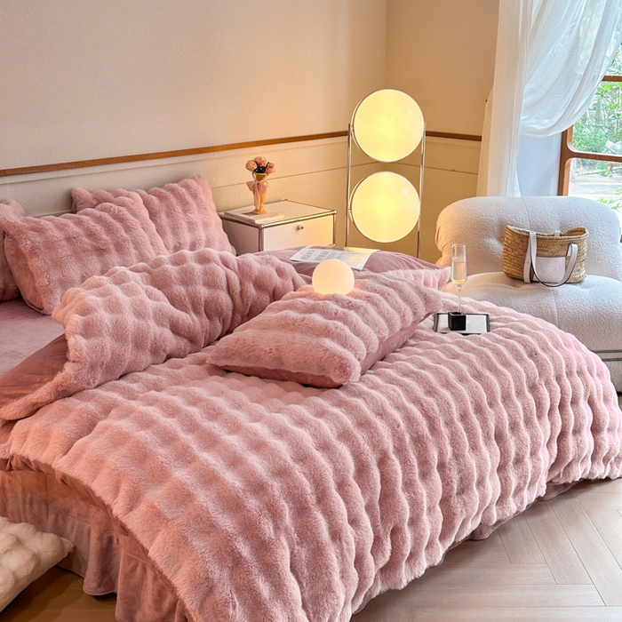 91家纺网 家纺一手货源 找家纺 畅畅家纺 2024新款AB版冬季纯色七彩兔兔绒兔毛绒牛奶绒四件套 豆沙粉