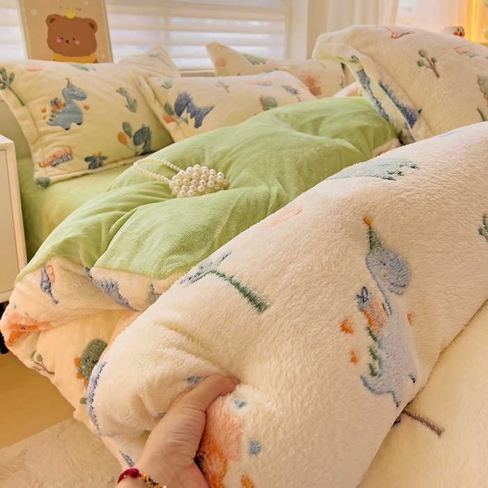 91家纺网 家纺一手货源 找家纺 2024新款加厚雪花绒印花单件被套-风格二（提供卖家秀 ） 恐龙宝贝(绿)