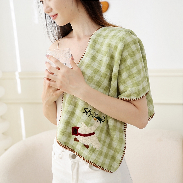 91家纺网 家纺一手货源 找家纺 朴尔家纺-毛巾被 2024新款毛巾绣勾边小格快乐鸭AB版珊瑚绒速吸速干毛巾浴巾 格子快乐鸭-青绿毛巾