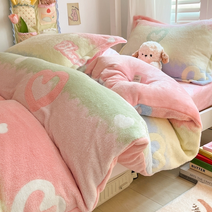 91家纺网 家纺一手货源 找家纺 川悦生活 2024新款立体雪花绒宿舍床笠款三件套四件套 彩虹爱语粉