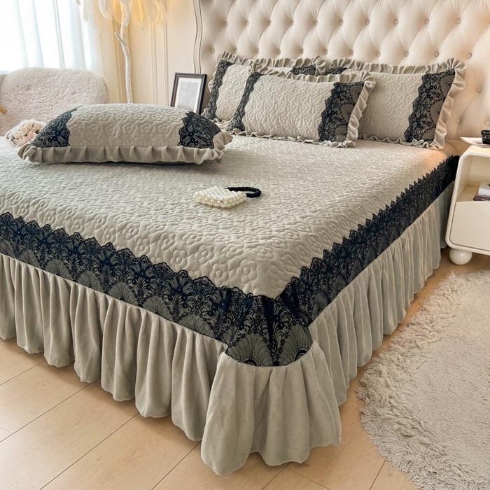 91家纺网 家纺一手货源 找家纺 恋尚 2024新款牛奶绒夹棉床盖纯色蕾丝边牛奶绒床盖 洛丽塔 茶色