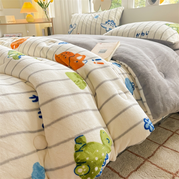 91家纺网 家纺一手货源 找家纺 2024新款A类牛奶绒印花冬被被子被芯 小恐龙