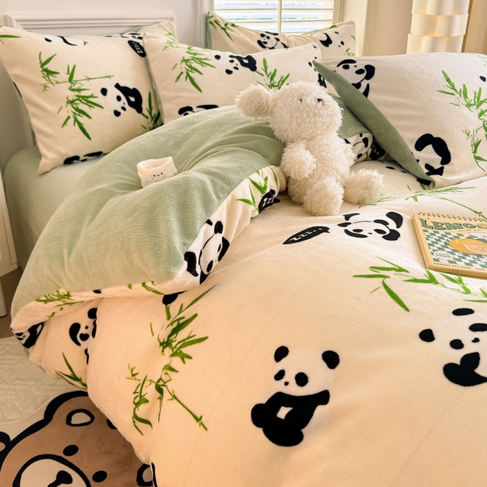 91家纺网 家纺一手货源 找家纺 简宜家居 2025新款牛奶绒印花四件套 竹影萌宝