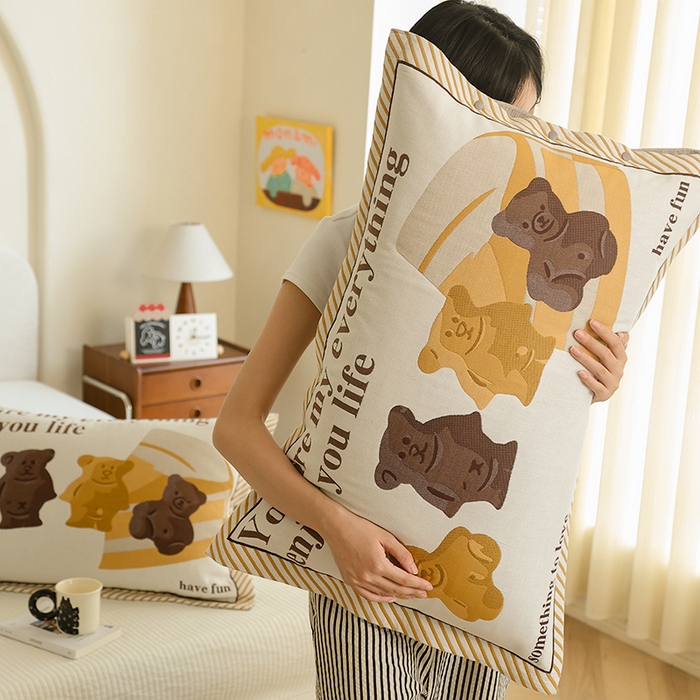 91家纺网 家纺一手货源 找家纺 2024新款全棉四层纱布枕套一对装纽扣款枕套 焦糖小熊