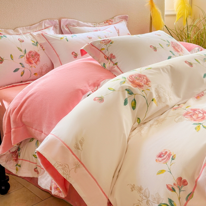 91家纺网 家纺一手货源 找家纺 2025新款A纯棉B牛奶绒四件套13376全棉加绒一字绣宽边轻奢套件-夹棉款 依梦