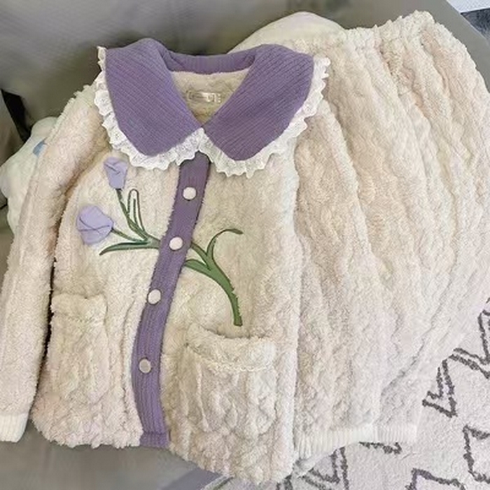 91家纺网 家纺一手货源 找家纺 洛兰沙家居馆 2024新款公主风女秋冬季三层夹棉珊瑚绒加厚保暖两件套女士可外穿加绒家居服 L11