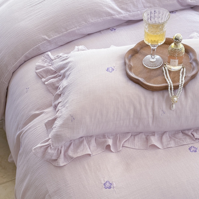 91家纺网 家纺一手货源 找家纺 2025新品全棉色织皱皱纱刺绣款四件套 樱花草