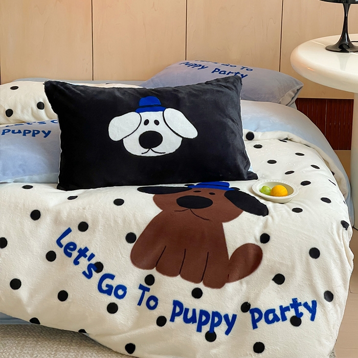 91家纺网 家纺一手货源 找家纺 安哆啦家纺 2024新款兔毛绒大版卡通牛奶绒兔兔绒印花四件套 小狗点点