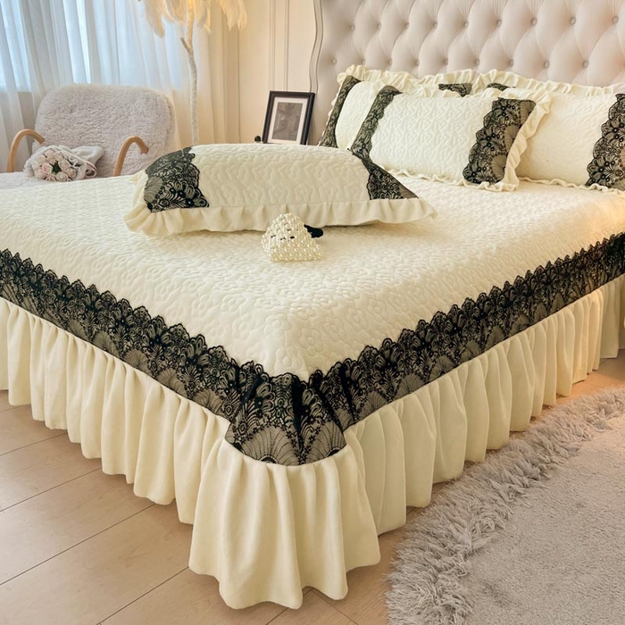 91家纺网 家纺一手货源 找家纺 恋尚 2024新款牛奶绒夹棉床盖纯色蕾丝边牛奶绒床盖 洛丽塔 米色