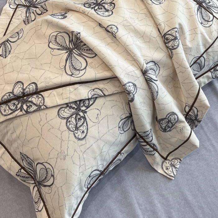 91家纺网 家纺一手货源 找家纺 大柏树 2025新款A类全棉磨毛印花四件套 淡雅年华