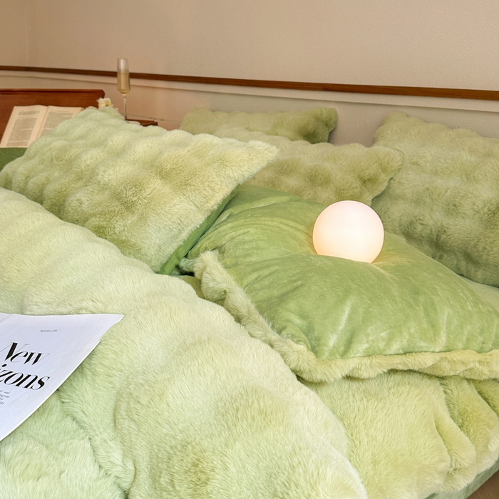 91家纺网 家纺一手货源 找家纺 畅畅家纺 2024新款AB版冬季纯色七彩兔兔绒兔毛绒牛奶绒四件套 抹茶绿