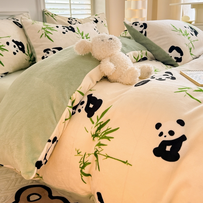 91家纺网 家纺一手货源 找家纺 简宜家居 2025新款牛奶绒印花四件套 竹影萌宝