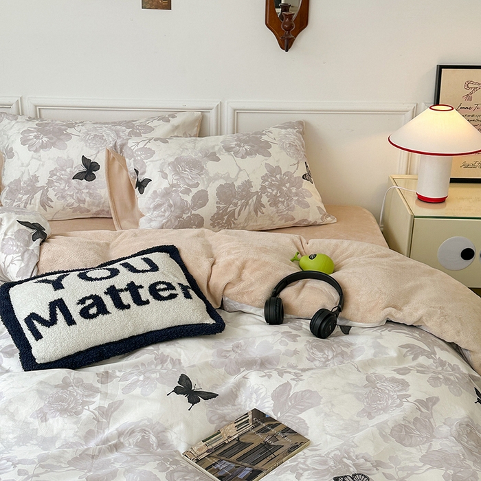 91家纺网 家纺一手货源 找家纺 昔可家纺 2024新款秋冬新款棉加牛奶绒四件套 暗蝶花影